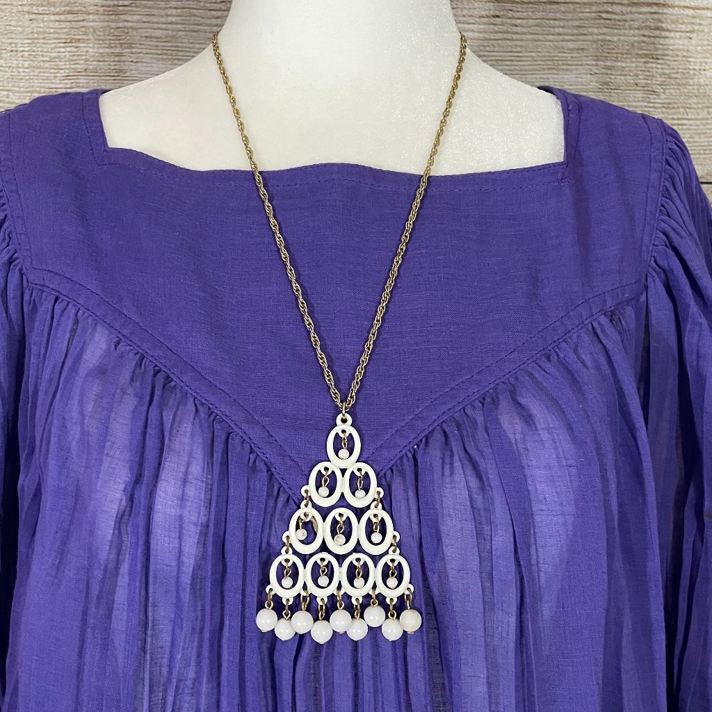 Vintage Signed Lisner Necklace 17$